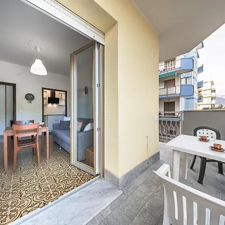 Mare & Comfort - Box Auto - Balcone - Free Wifi Appartamento *
